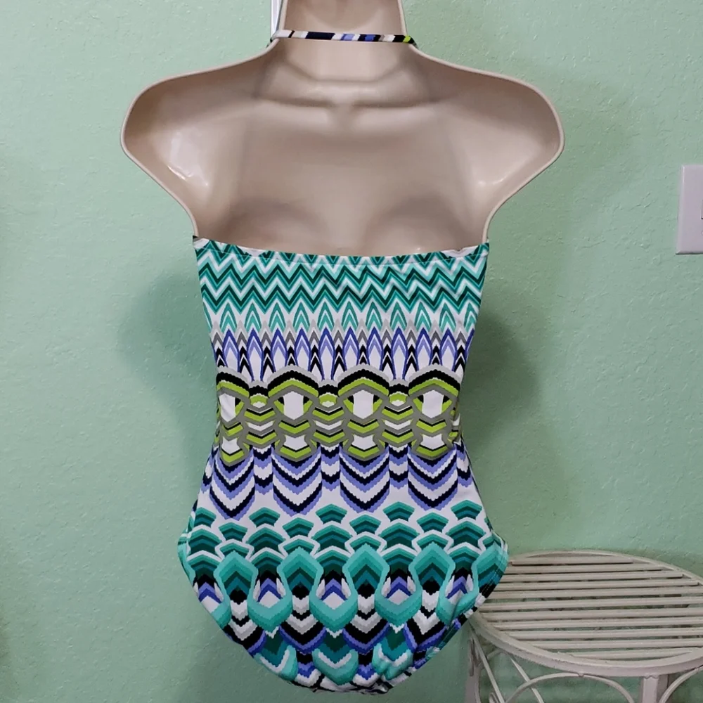 LA BLANCA one piece swimsuit